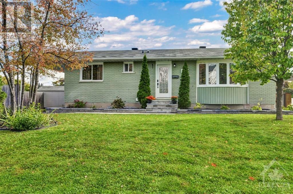 Property Photo:  1449 Charlebois Avenue  ON K1E 1J8 