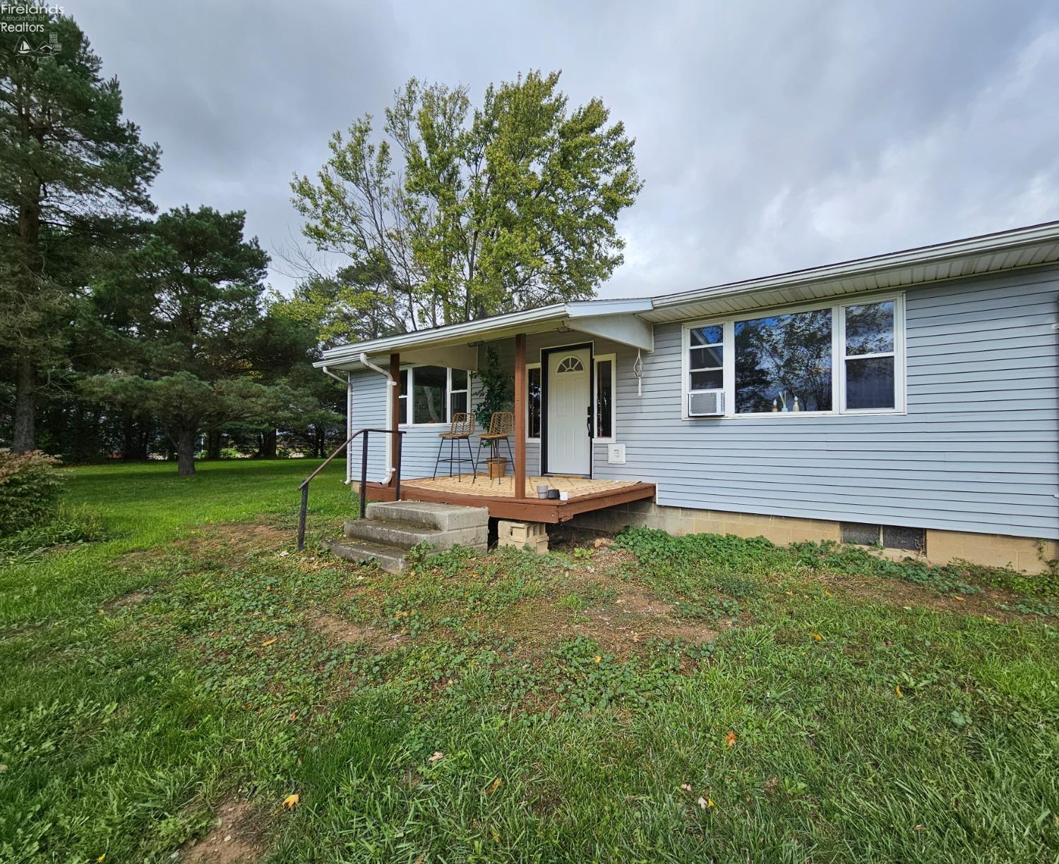 Property Photo: 1276 E Townline Road 131 OH 44855