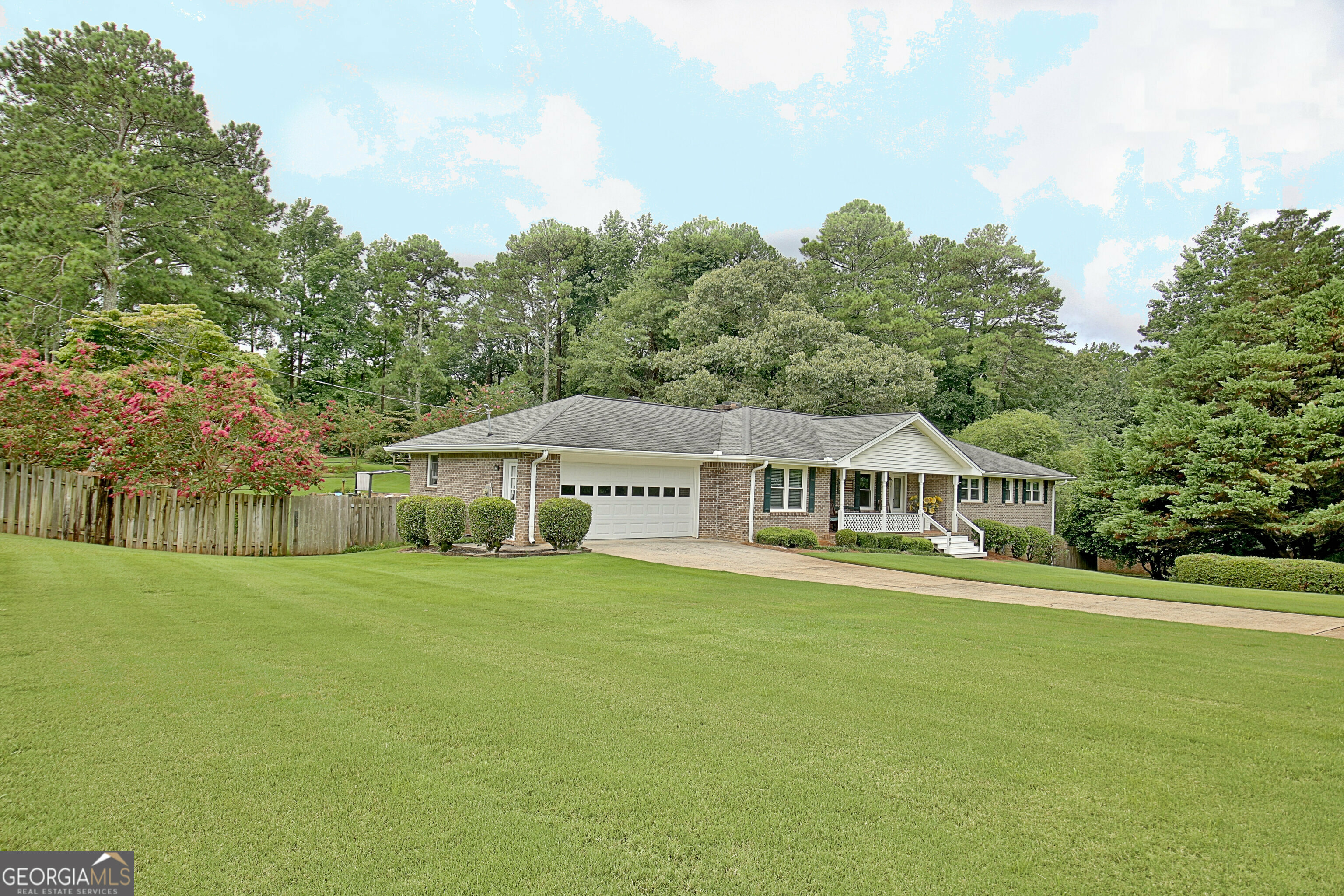 Property Photo:  100 Aspen Way  GA 30214 