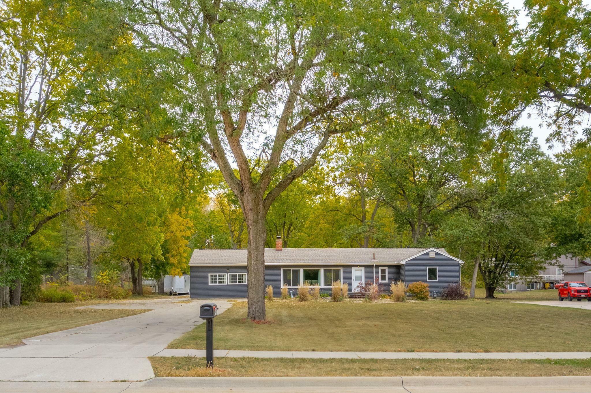 Property Photo:  2426 Rownd Street  IA 50613 