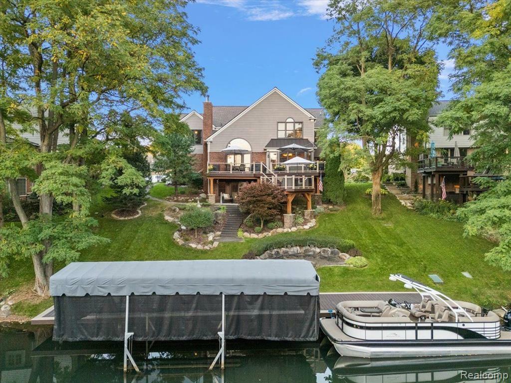 Property Photo:  1285 Lake Shore Boulevard  MI 48362 3909 