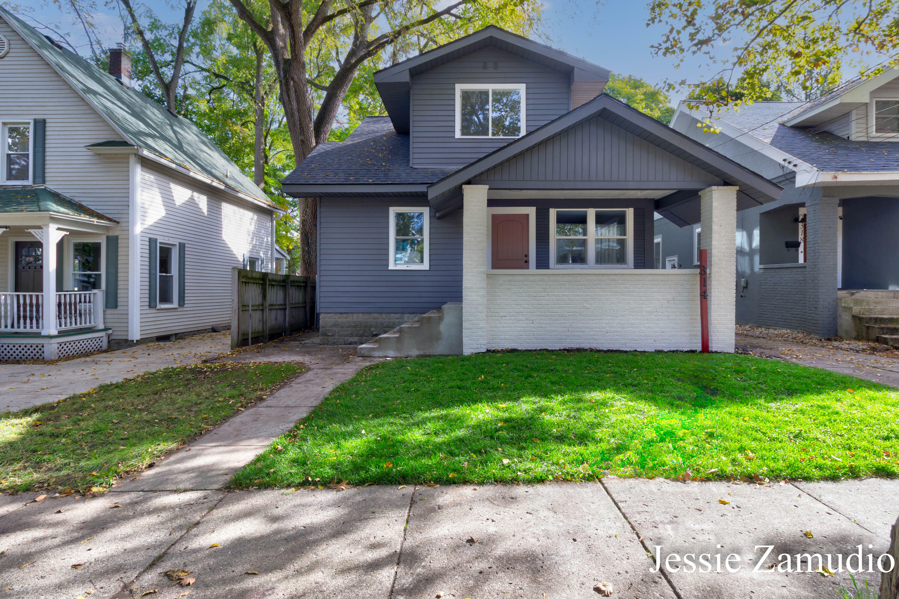 Property Photo:  314 Rosewood Avenue SE  MI 49506 