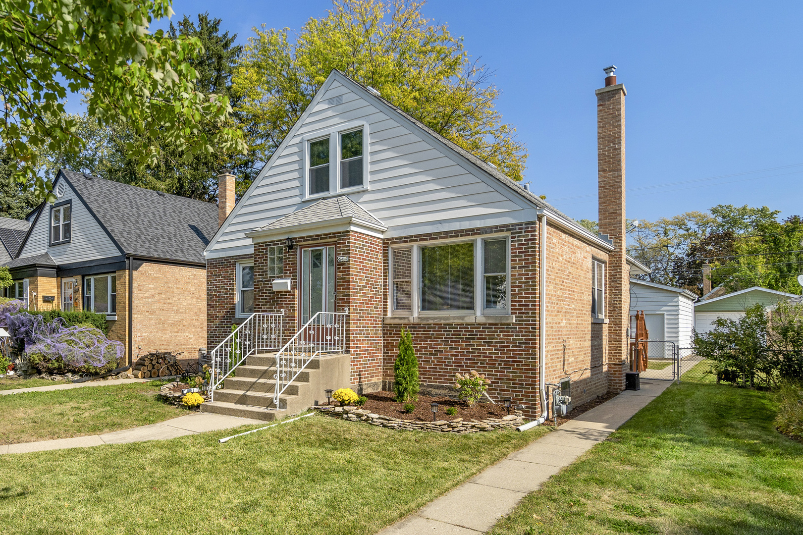 Property Photo: 2515 Clarke Street IL 60171