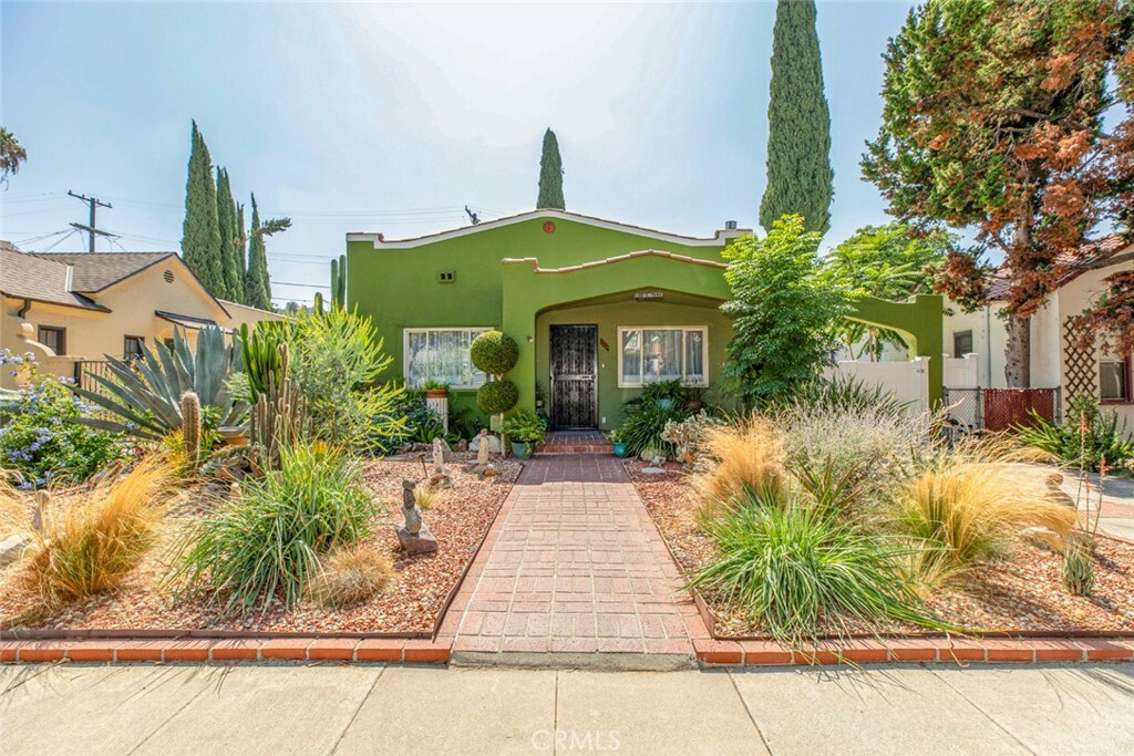 Property Photo:  1130 Park Avenue  CA 91205 