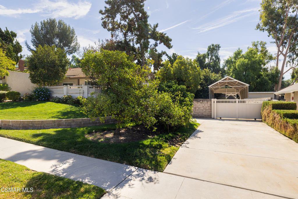 Property Photo:  872 Bennett Street  CA 93065 