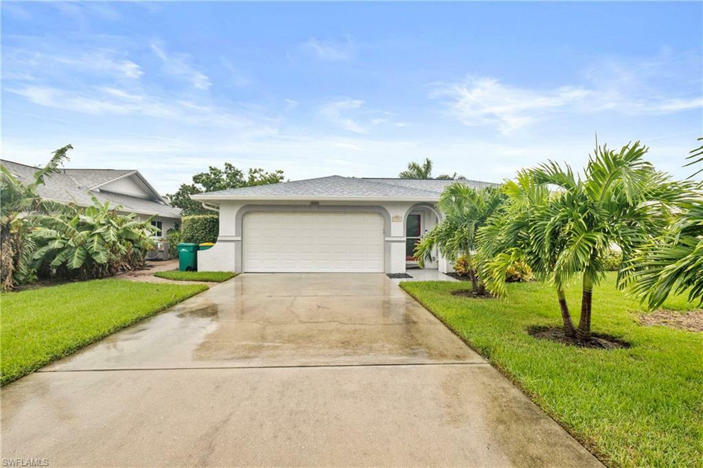 Property Photo:  133 Debron Dr  FL 34112 