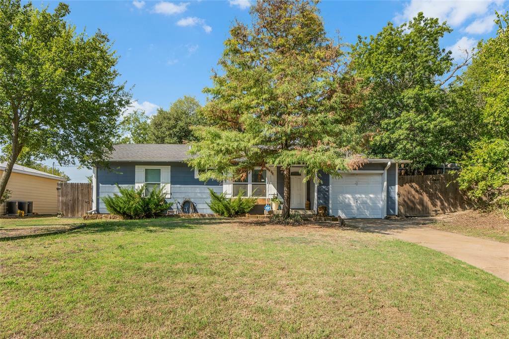 Property Photo:  115 Harmon Street  TX 76086 