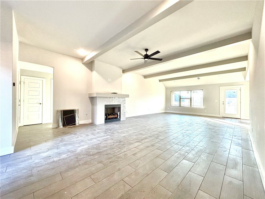 Property Photo: 700 W Taylor Street AR 72761