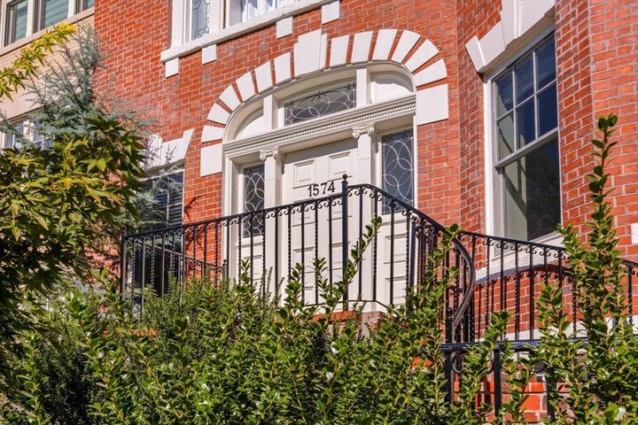 Property Photo:  1574 Beacon St 1  MA 02446 