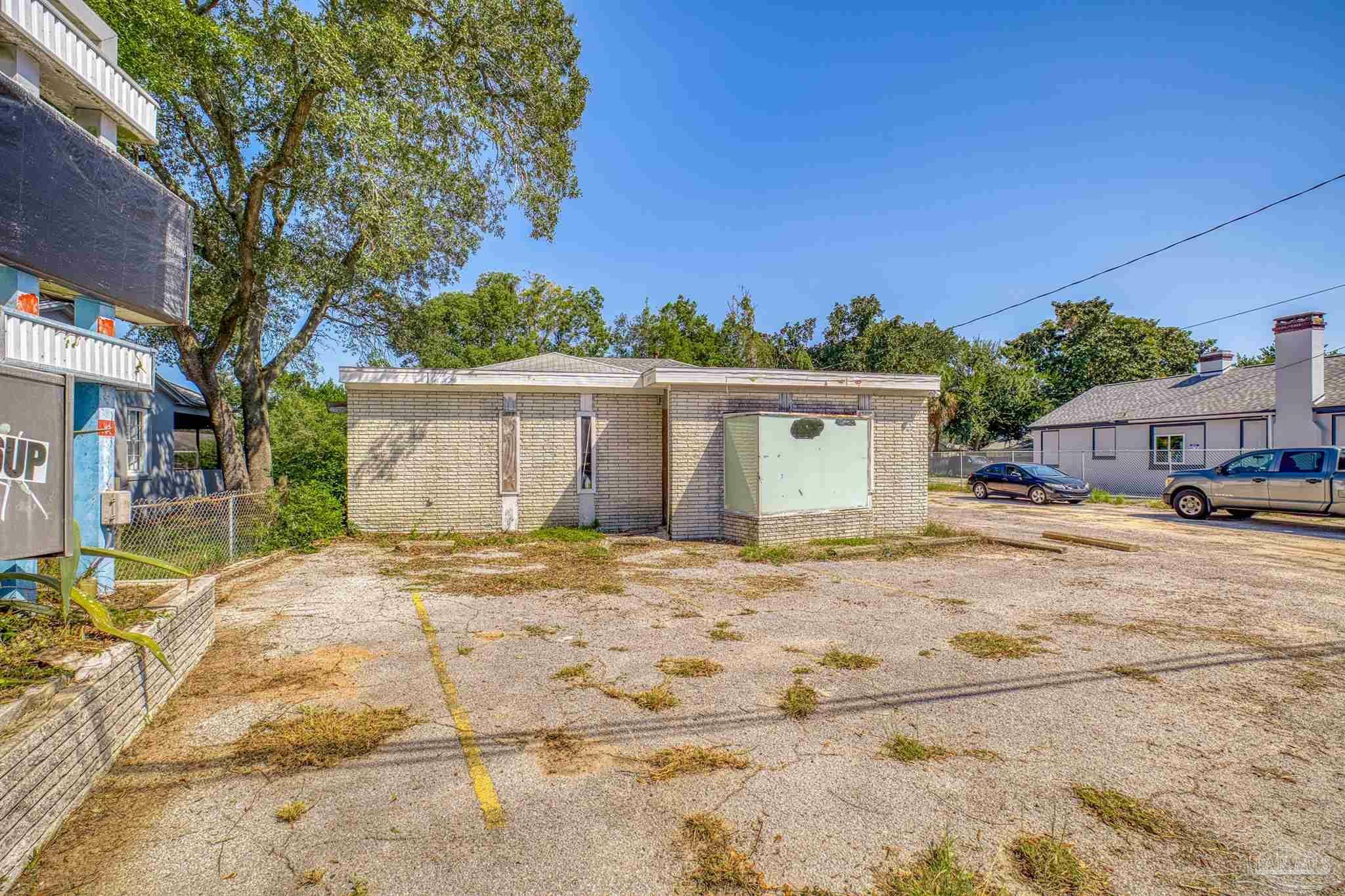 Property Photo:  416 S Navy Blvd  FL 32507 