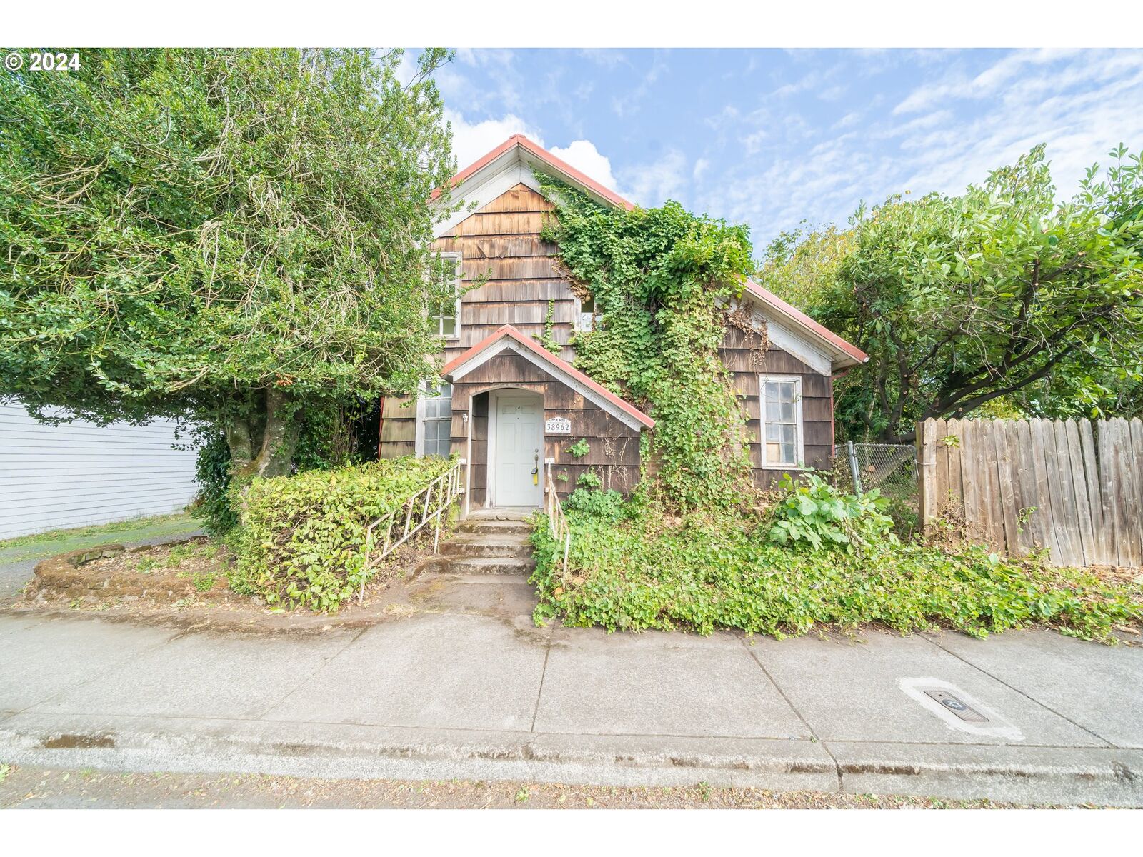 Property Photo:  38962 S Highway 226  OR 97374 