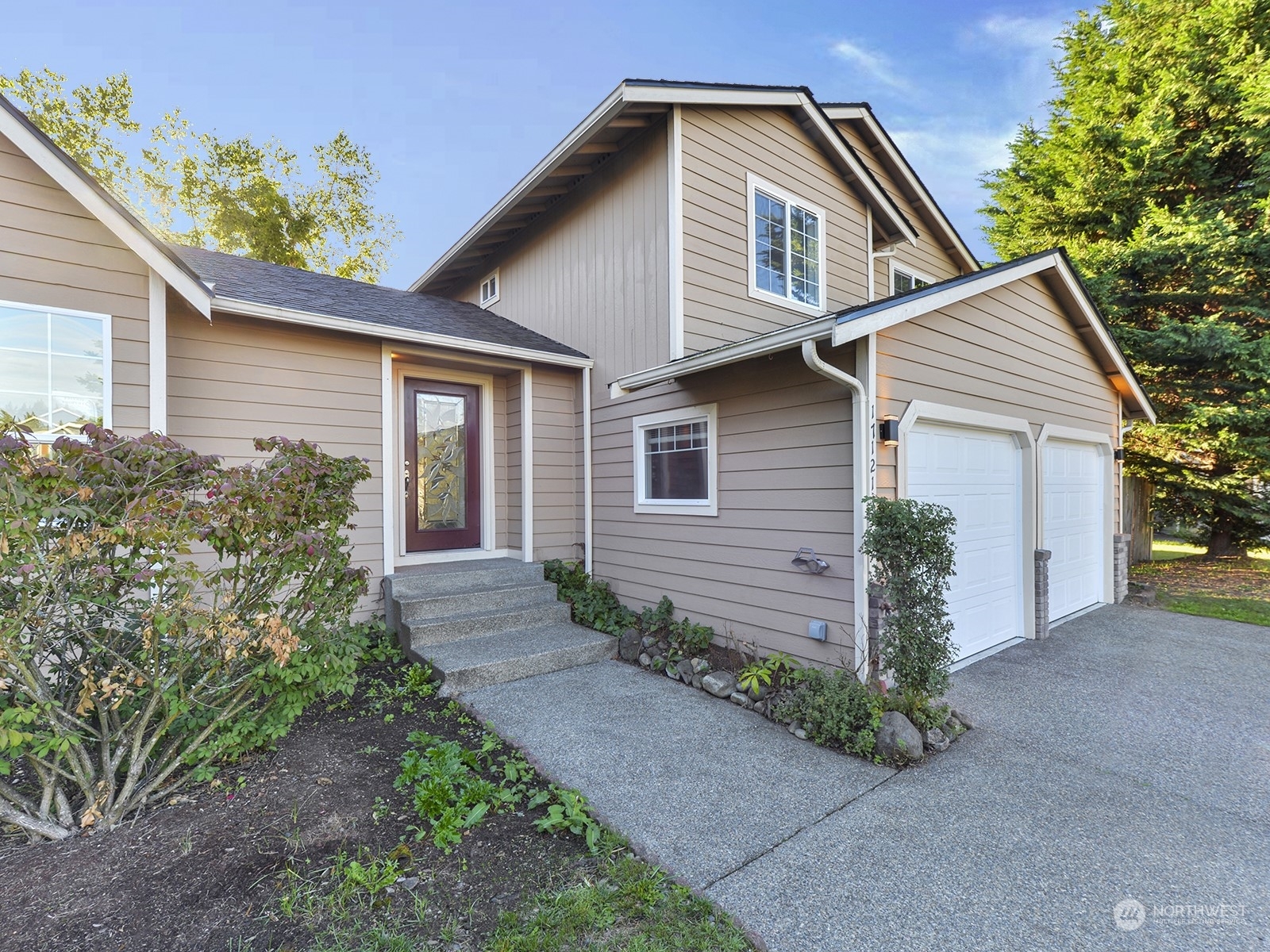 Property Photo:  17121 115th Avenue E  WA 98374 