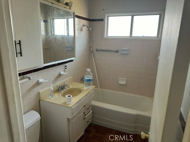 Property Photo:  1071 Electric Street  CA 90248 