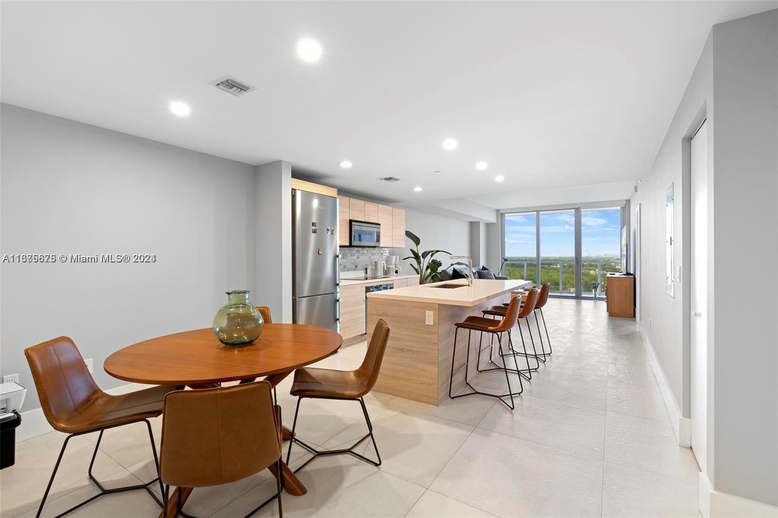 Property Photo:  16385 Biscayne Blvd 2703  FL 33160 