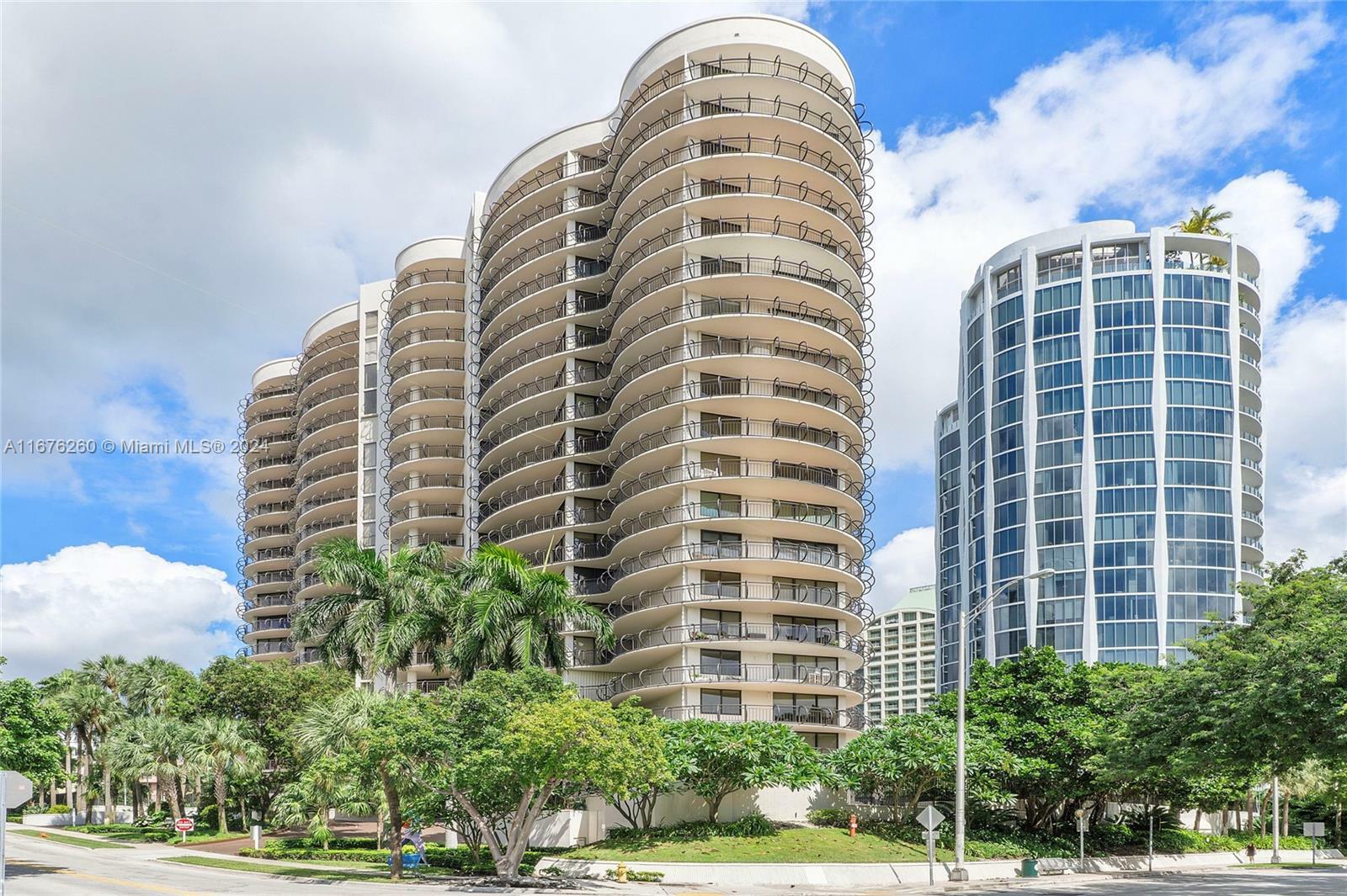 Property Photo:  2843 S Bayshore Dr 3E  FL 33133 