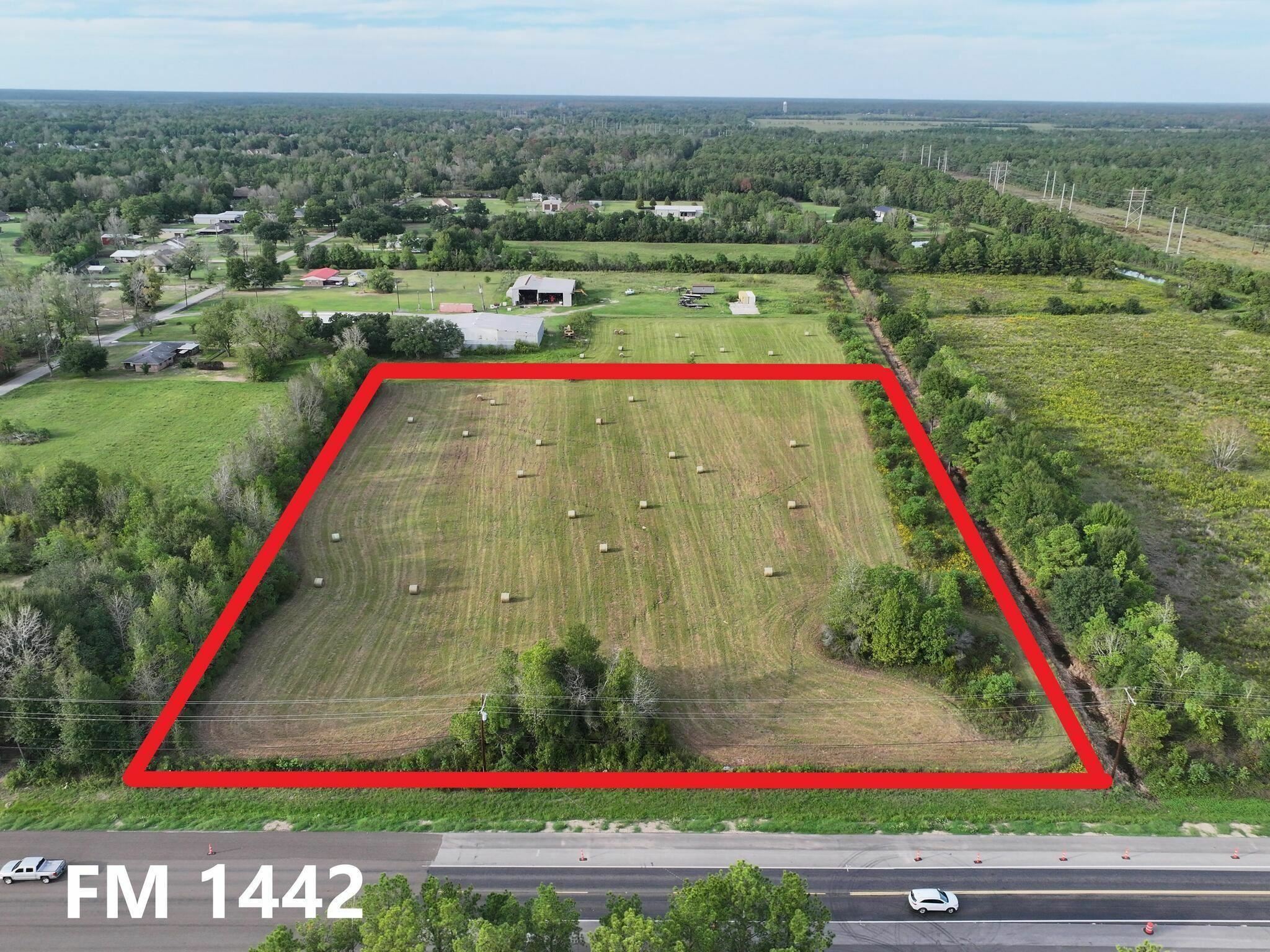 Property Photo: 0000 W Roundbunch TX 77630
