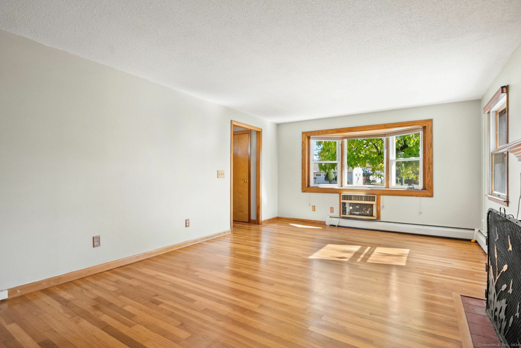 Property Photo:  229 Southwest Avenue  CT 06096 