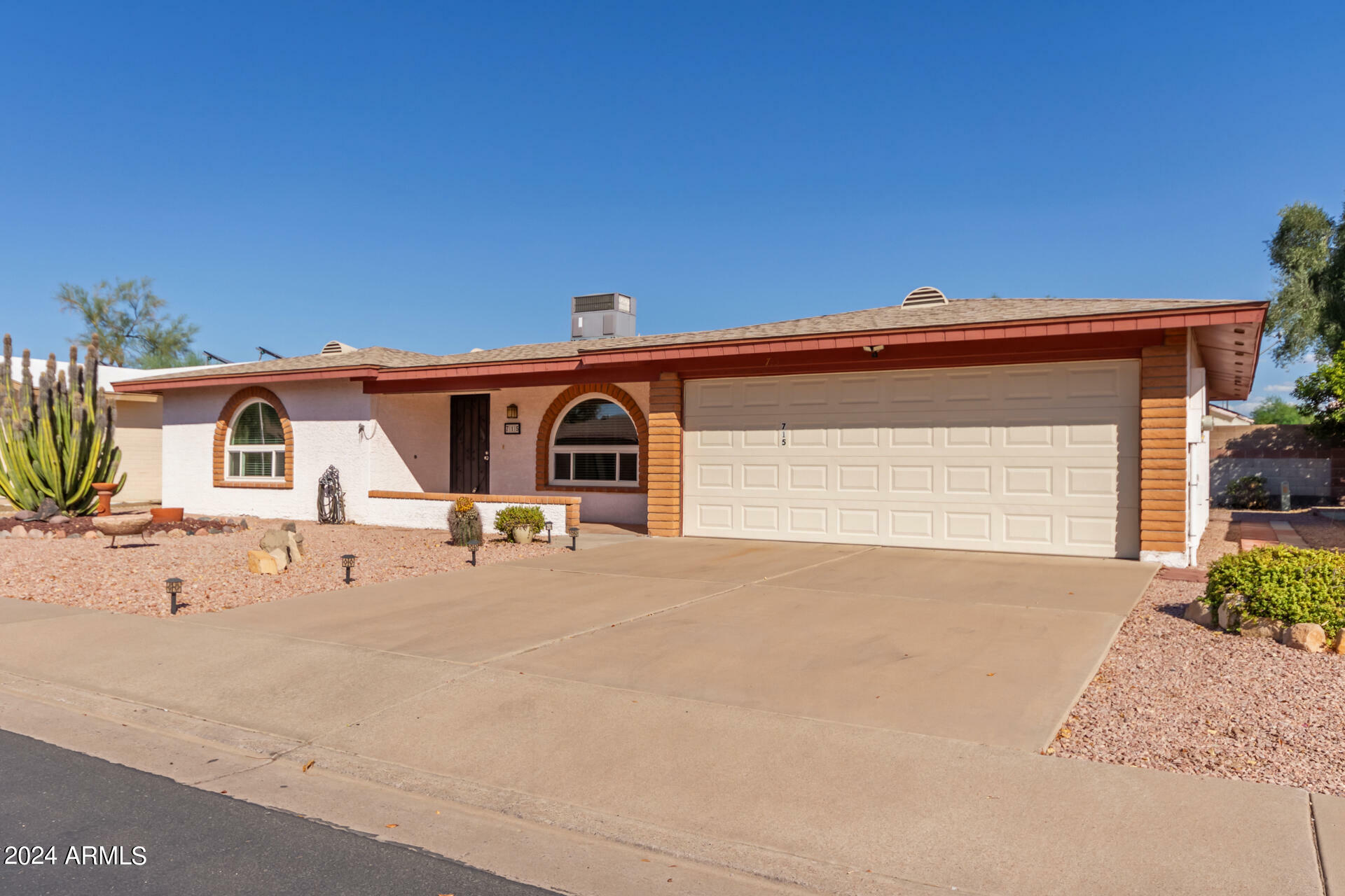 Property Photo:  715 S Rosemont --  AZ 85206 