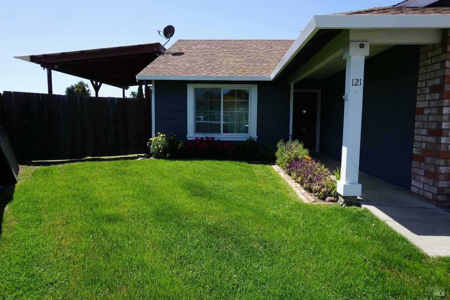 Property Photo: 121 Forsythia Court CA 94589