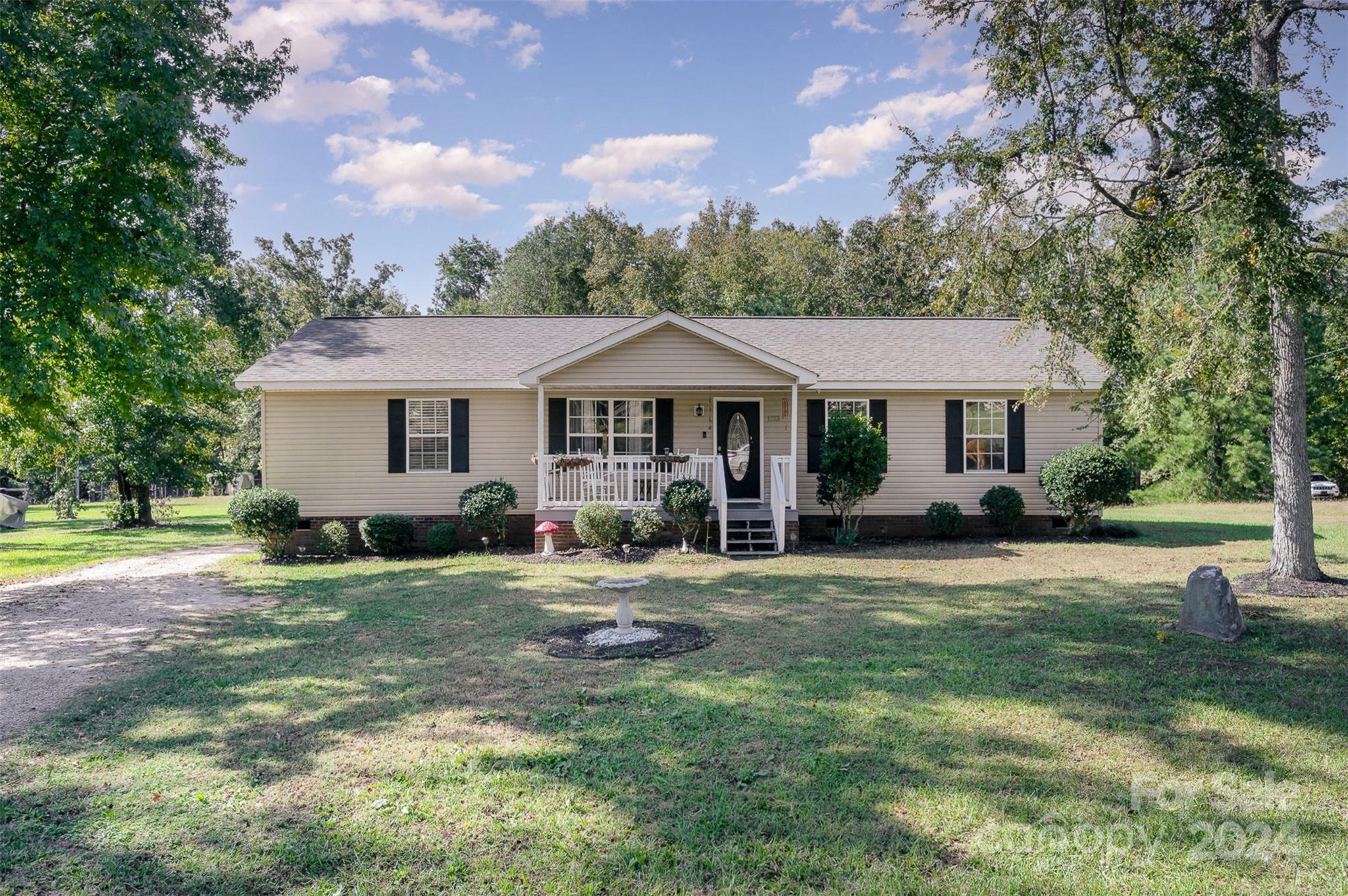 Property Photo:  1123 Golden Maple Lane  SC 29706 