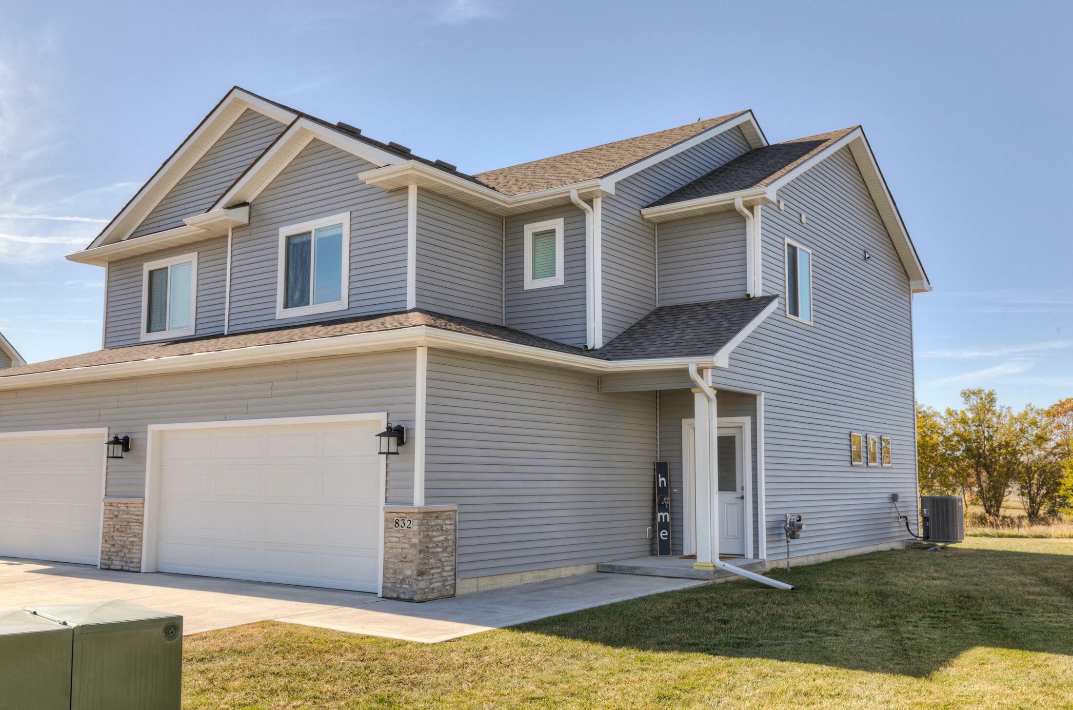 Property Photo:  832 Kinney Circle NE  IA 50035 