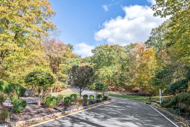 Property Photo:  6 Birdseye Cir  NJ 07470 