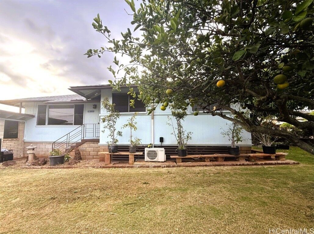 Property Photo:  98-147 Kauhihau Place  HI 96782 
