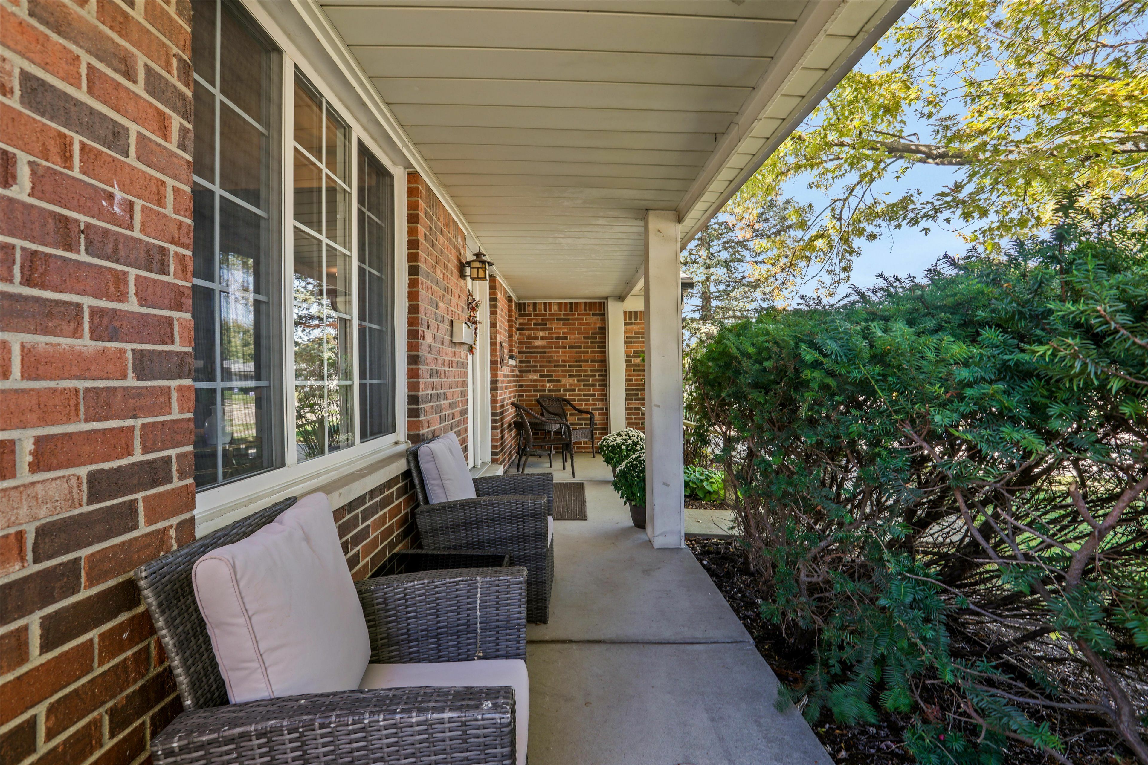 Property Photo:  1750 Briarwood Drive  MI 48071 2257 