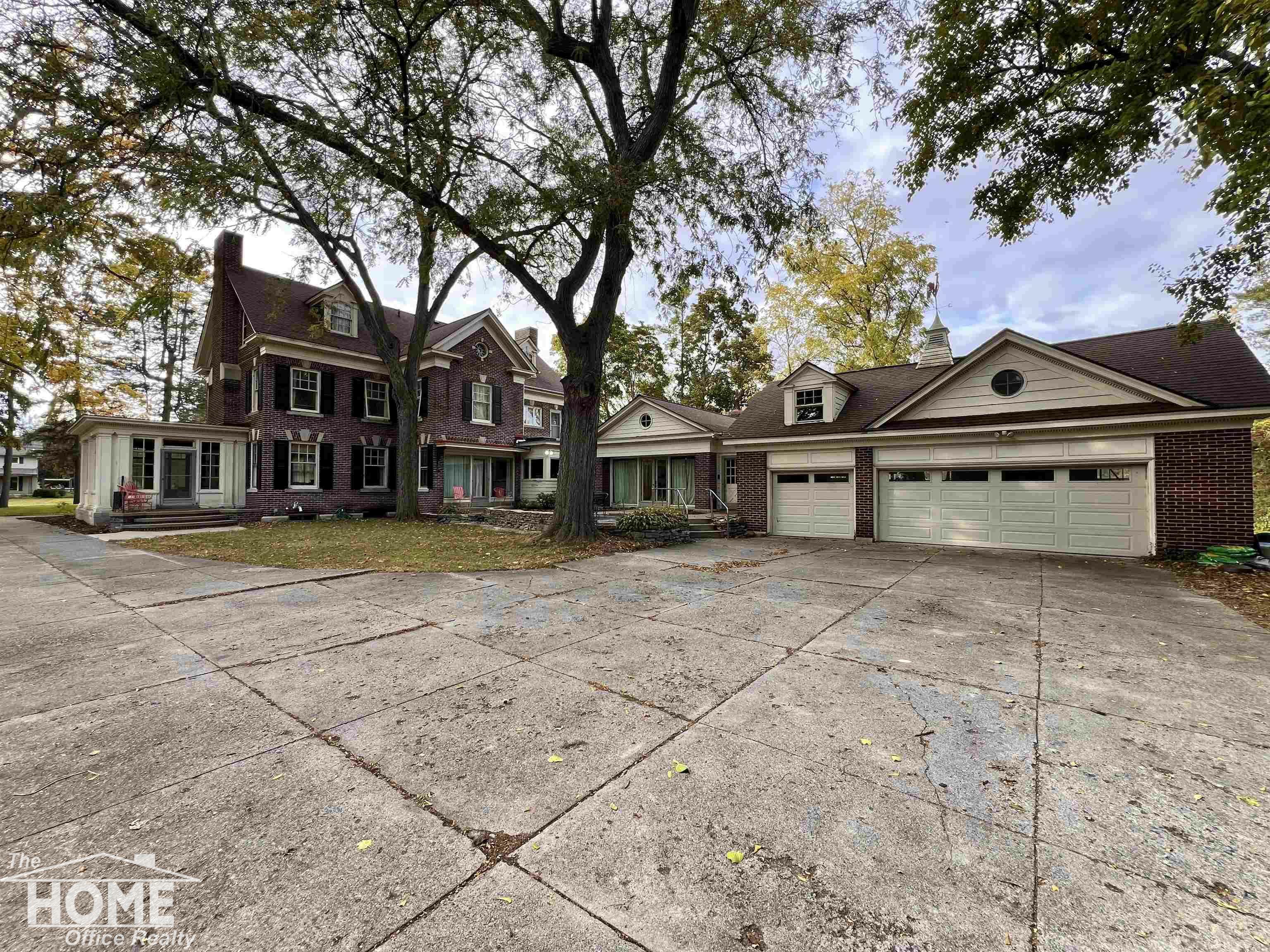 Property Photo:  1114 N Shiawassee Street  MI 48867 