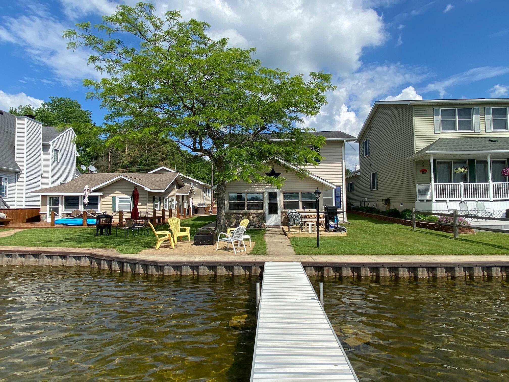 Property Photo:  16 Ackerson Lake Drive  MI 49201 