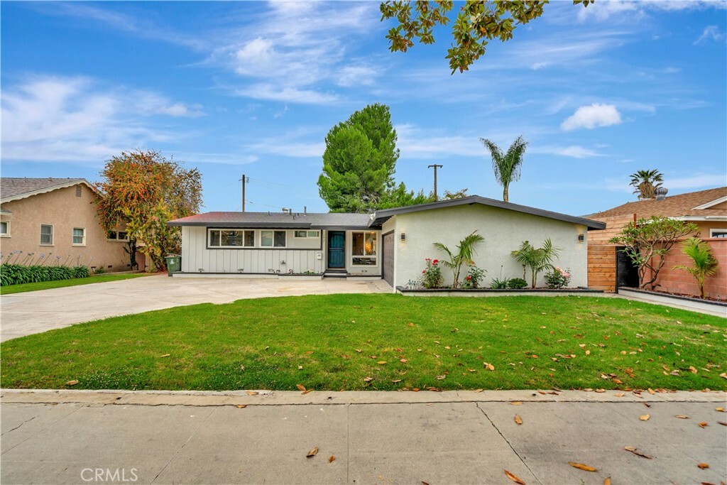 1437 S Courtney Avenue  Fullerton CA 92833 photo