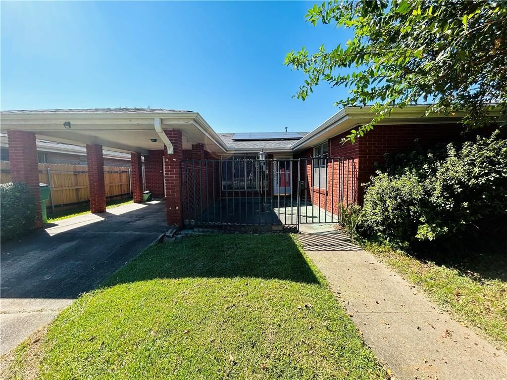Property Photo:  3608 Clearview Parkway  LA 70006 