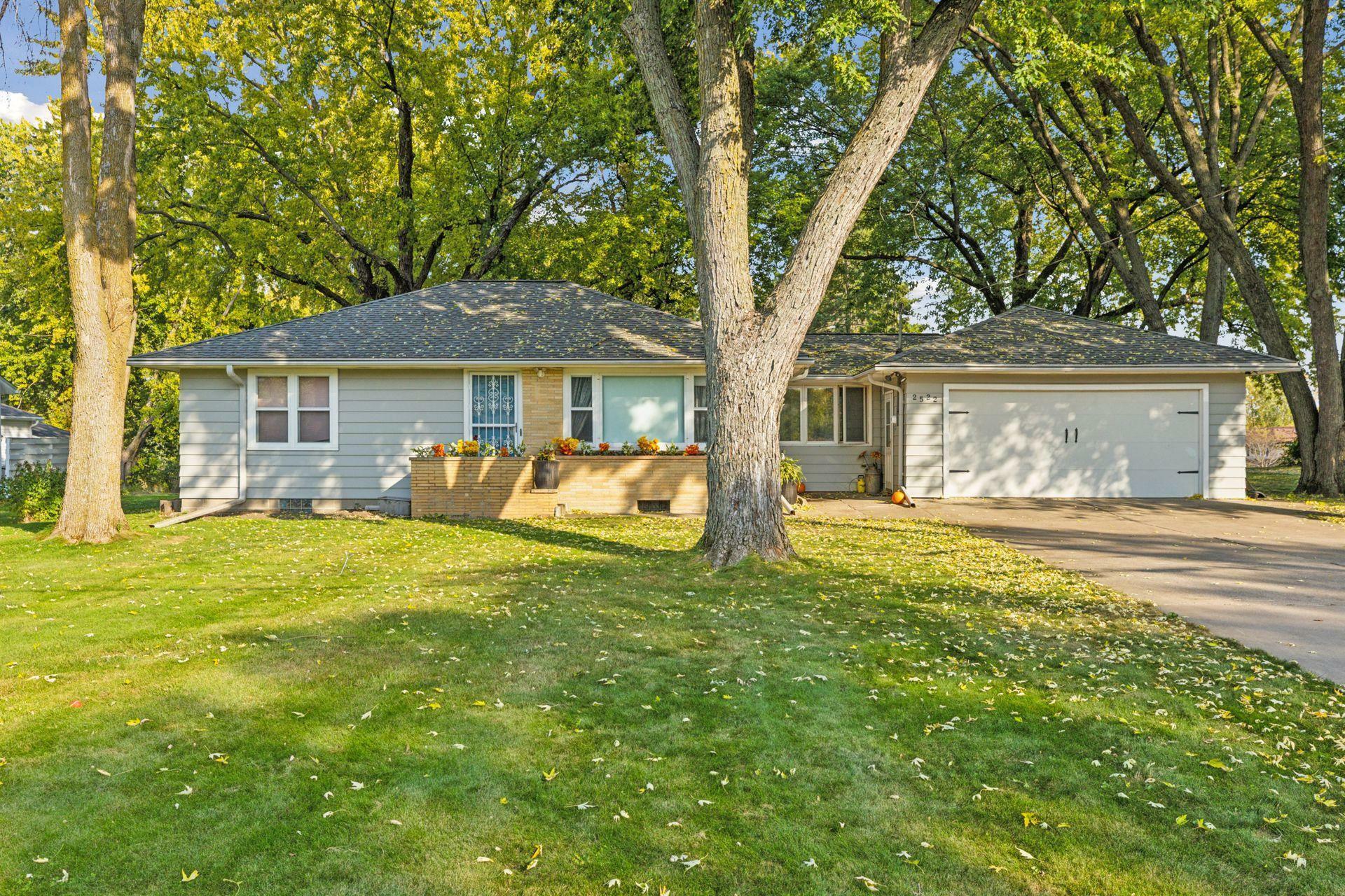 Property Photo:  2522 Flandrau Street  MN 55109 