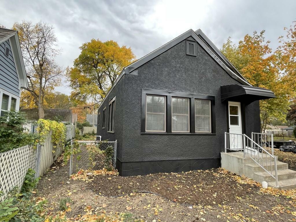 Property Photo:  233 Wilson Avenue NE  MN 56304 