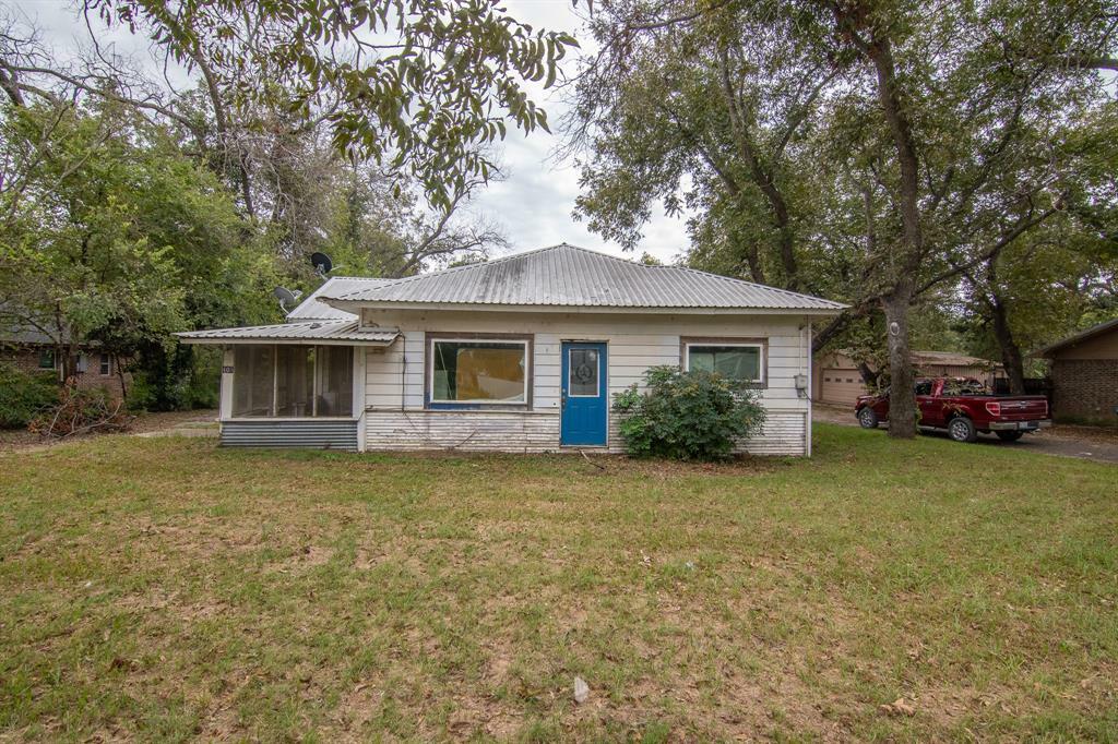 Property Photo:  405 W College Street  TX 76471 