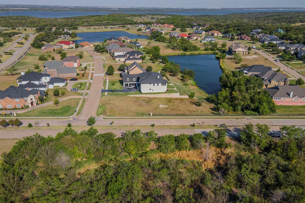 Property Photo:  468 Breezeway Court  TX 75104 