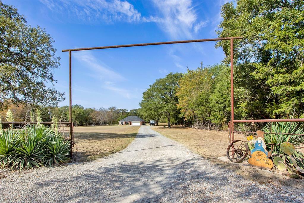 Property Photo:  1139 County Road 2600  TX 75418 