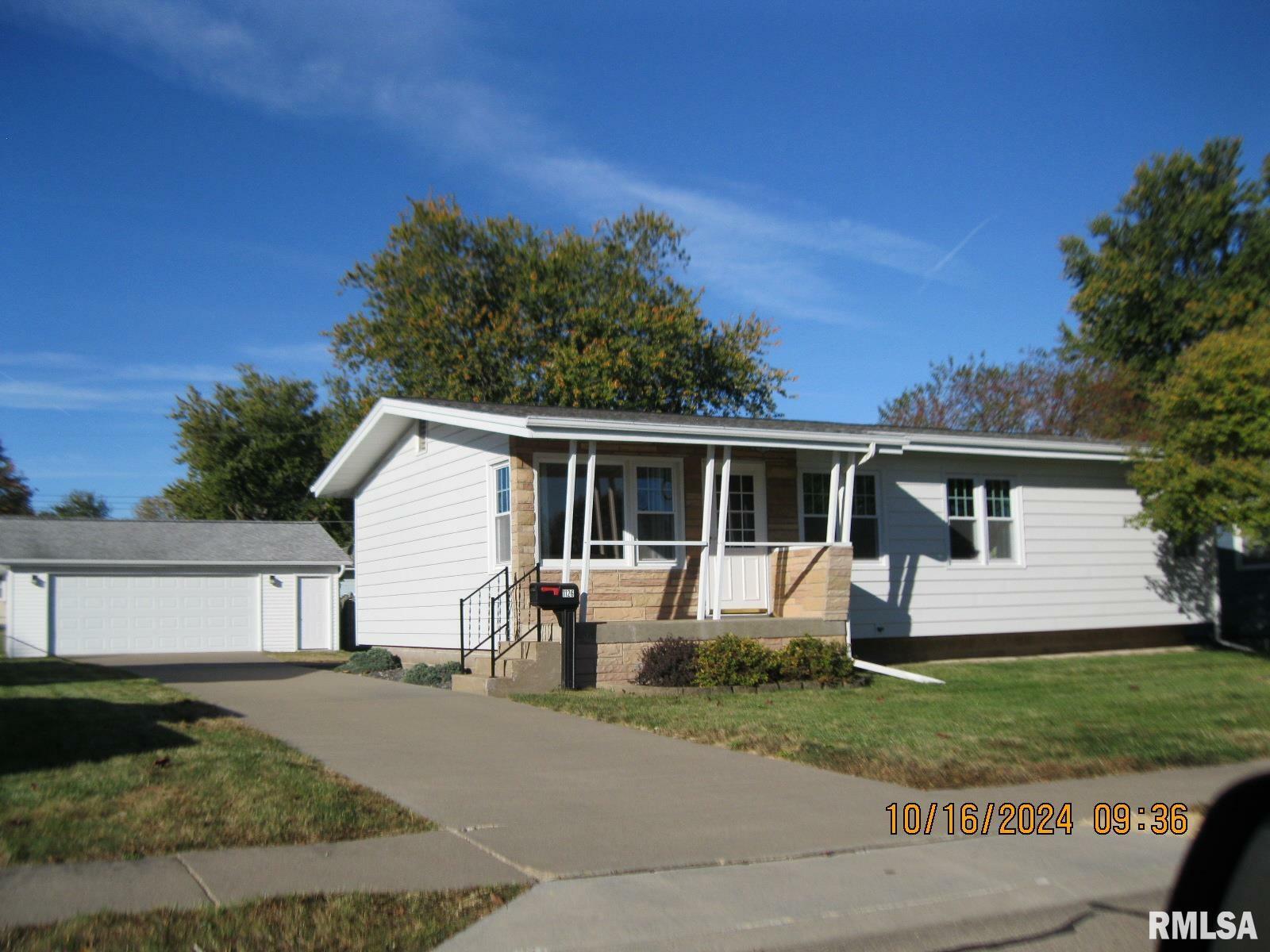 Property Photo:  1126 N 12th Street  IA 52732 