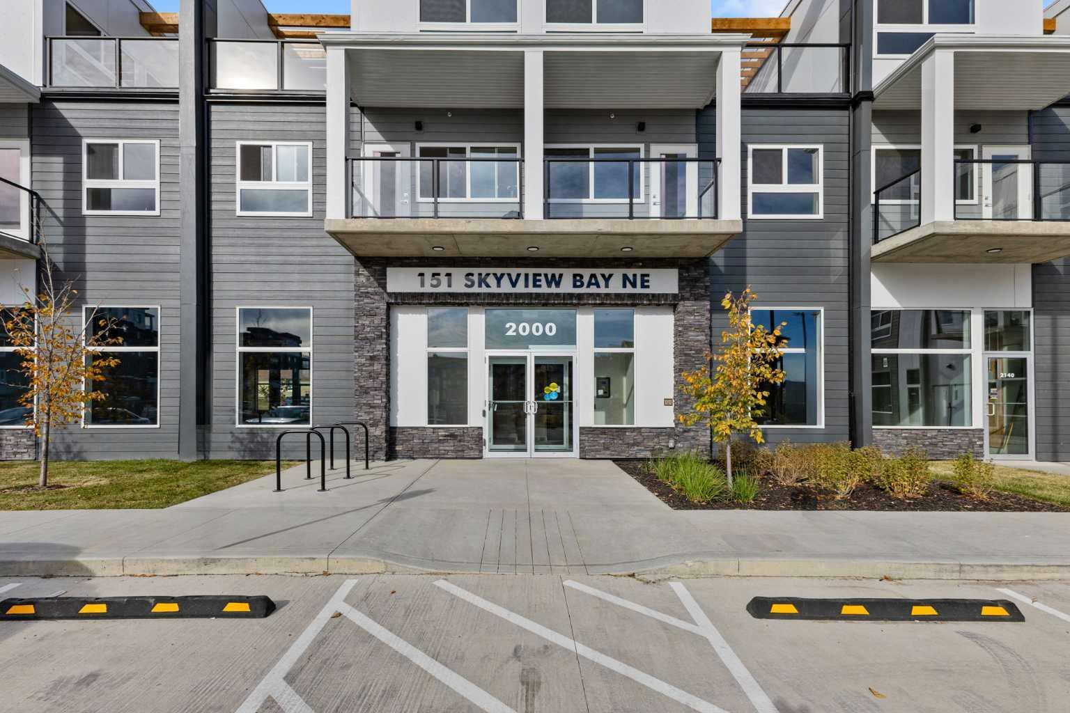 Photo de la propriété:  151 Skyview Bay NE 2222  AB T3N 1B6 