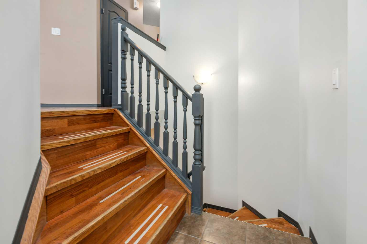 Property Photo:  27 Ratcliffe Street  AB T4P 3X8 