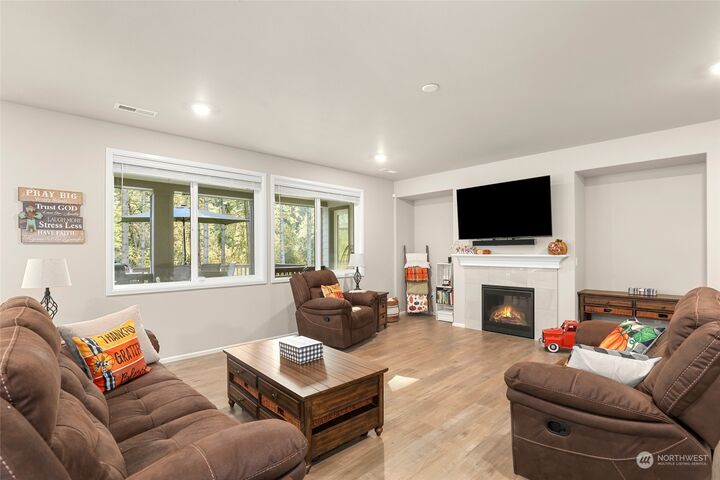 Property Photo: 13126 176th Street Ct E WA 98374