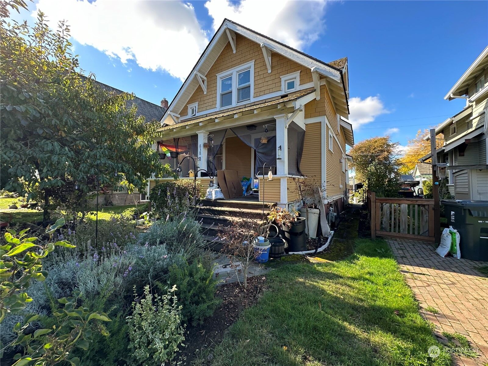 Property Photo:  838 S Oakes Street  WA 98405 