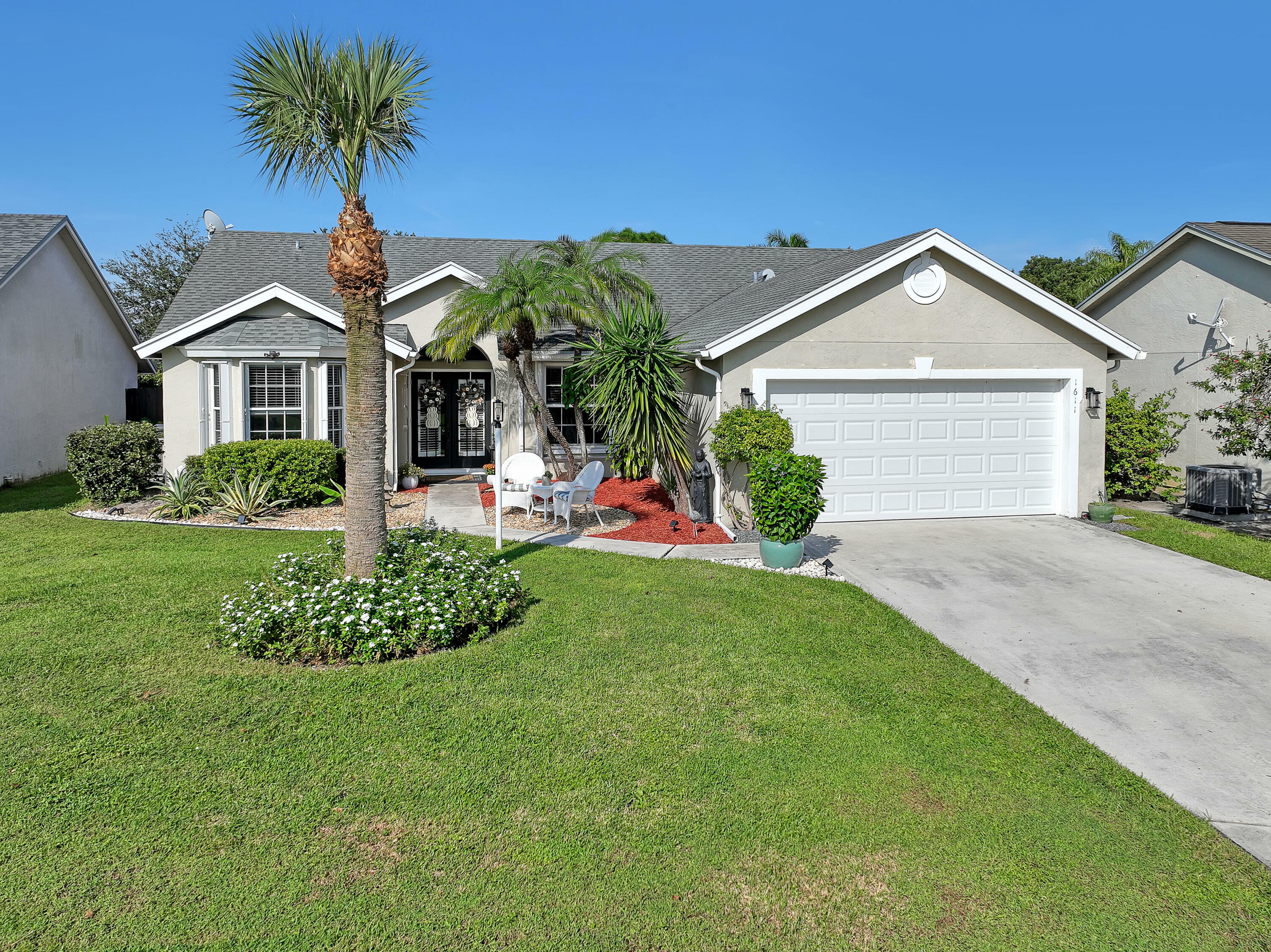 Property Photo:  1611 Yachtman Place  FL 33414 