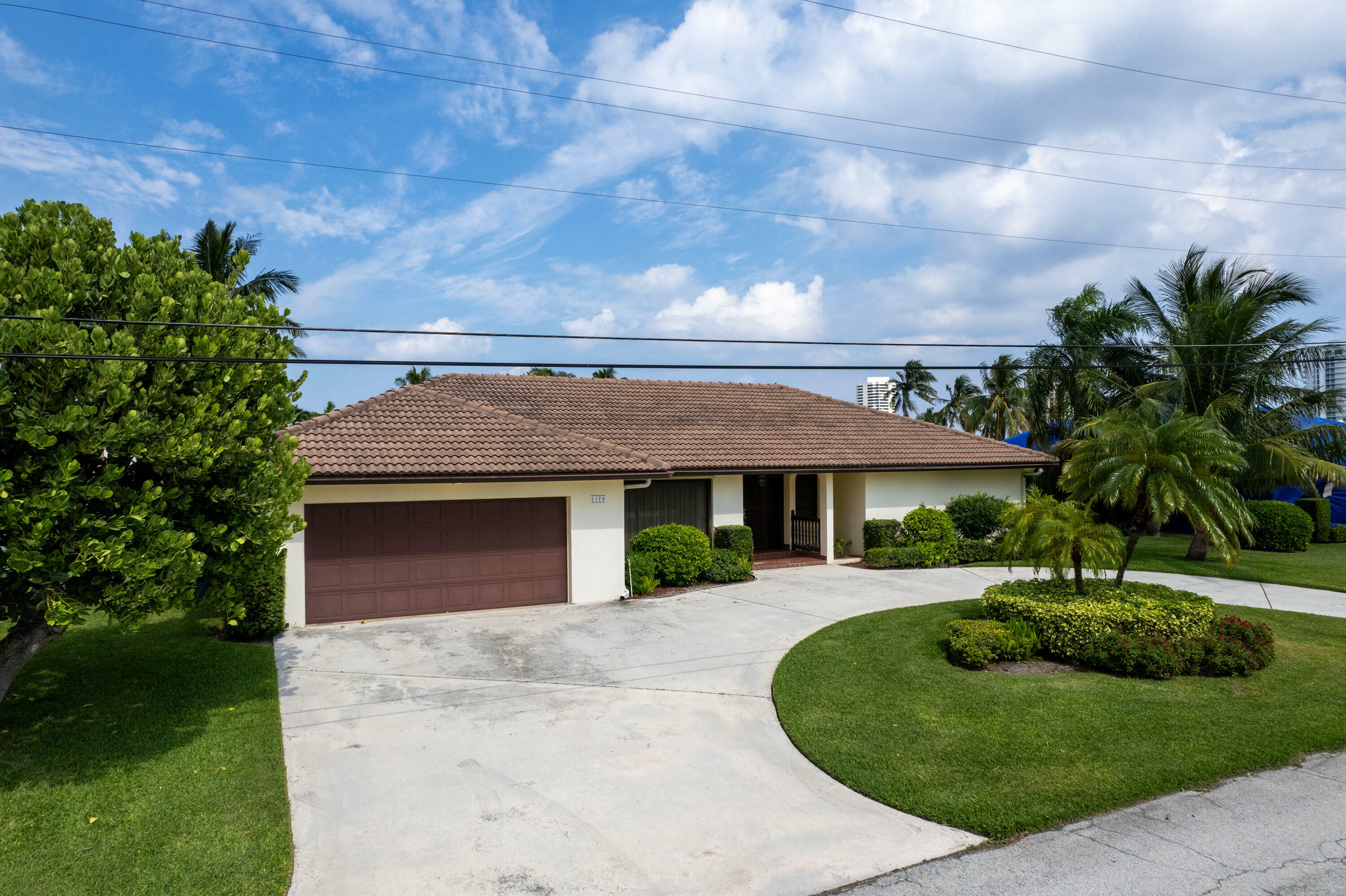 Property Photo:  1170 Fairview Lane  FL 33404 