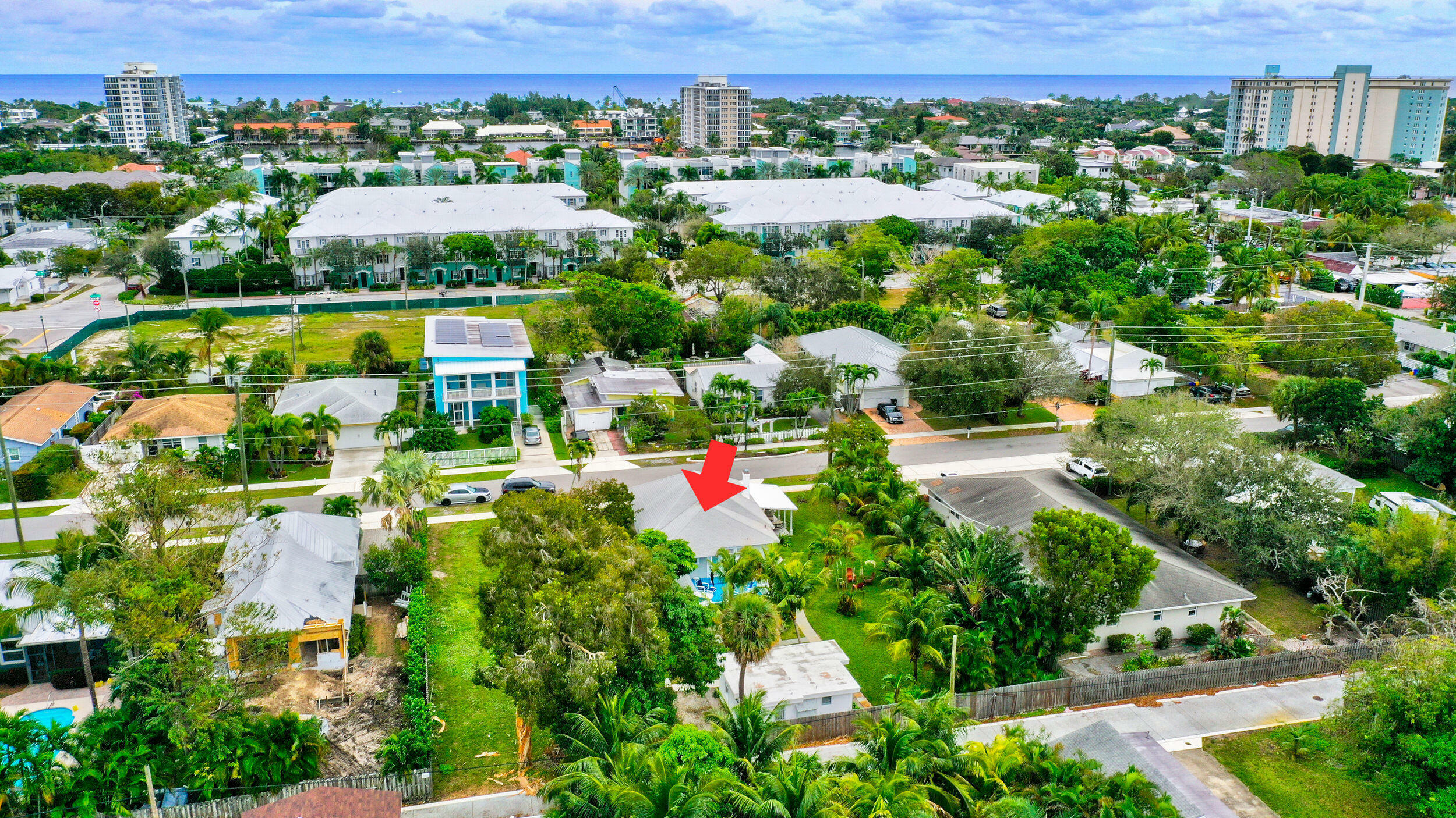 Property Photo: 320 SE 4th Avenue FL 33483