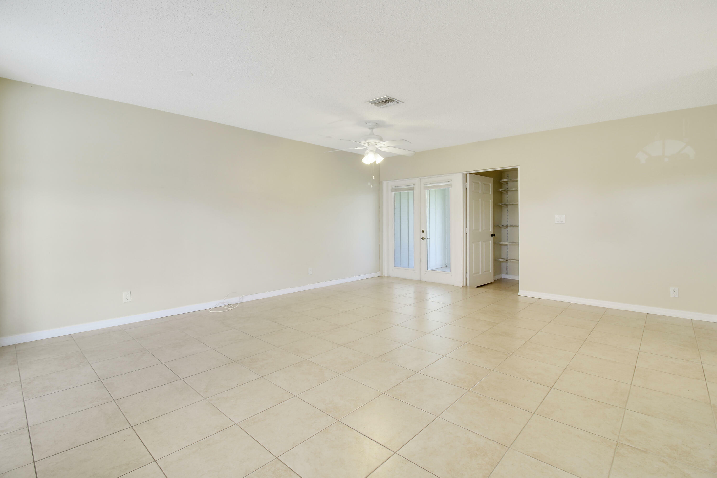 Property Photo:  1319 Arapaho Street  FL 33458 