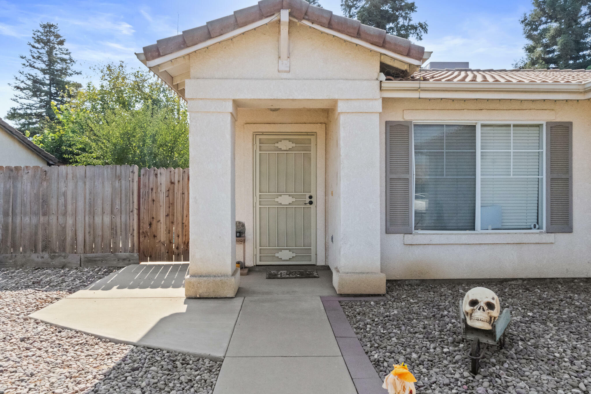 Property Photo:  3937 W Sweet Avenue  CA 93291 