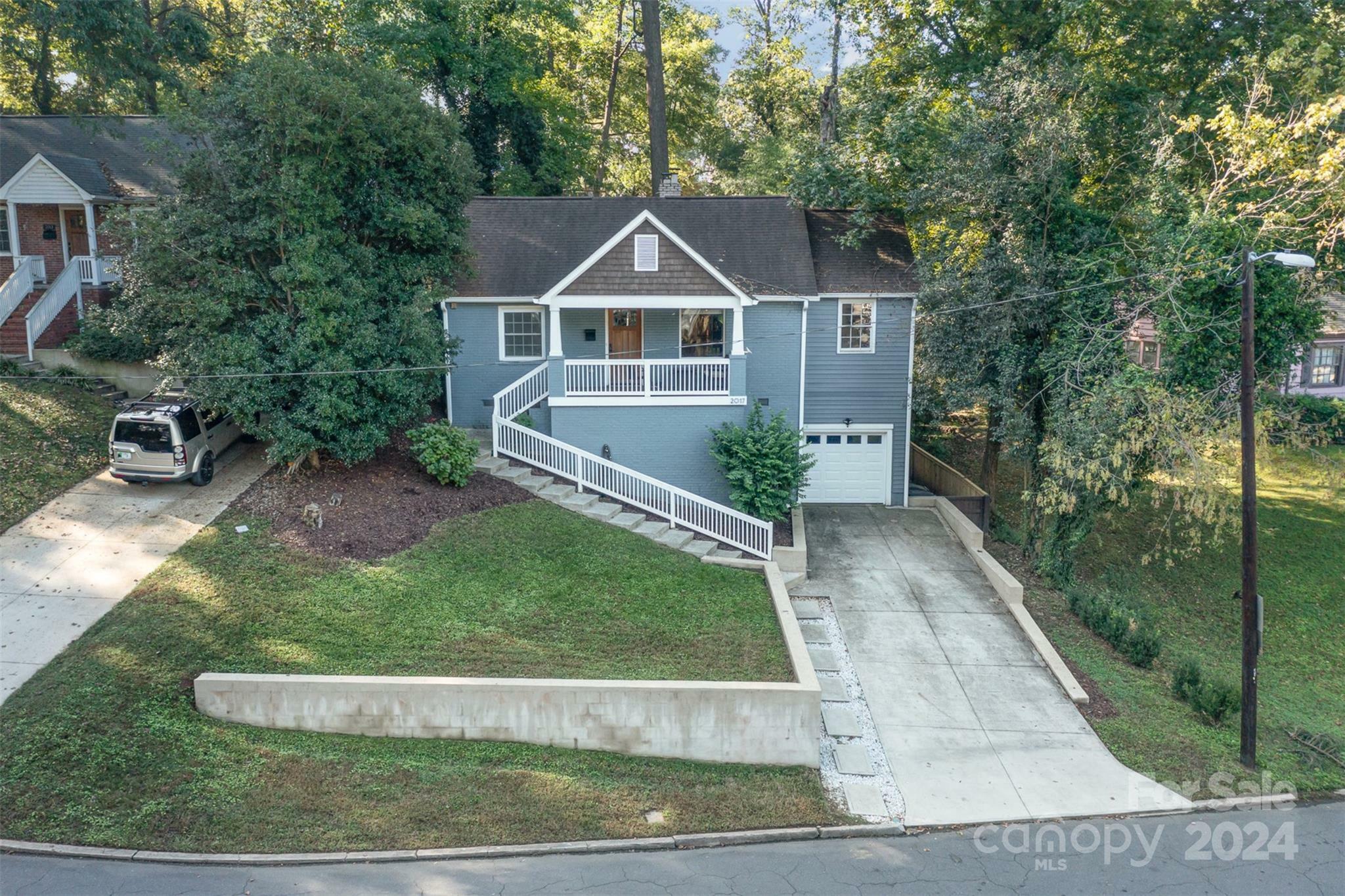 Property Photo:  2017 Wood Dale Terrace  NC 28203 