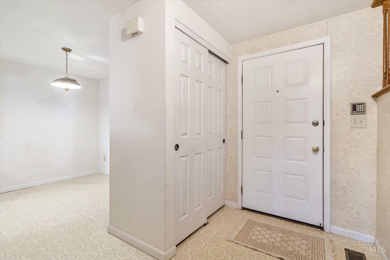 Property Photo:  838 S Woodlyn Drive  OH 45230 