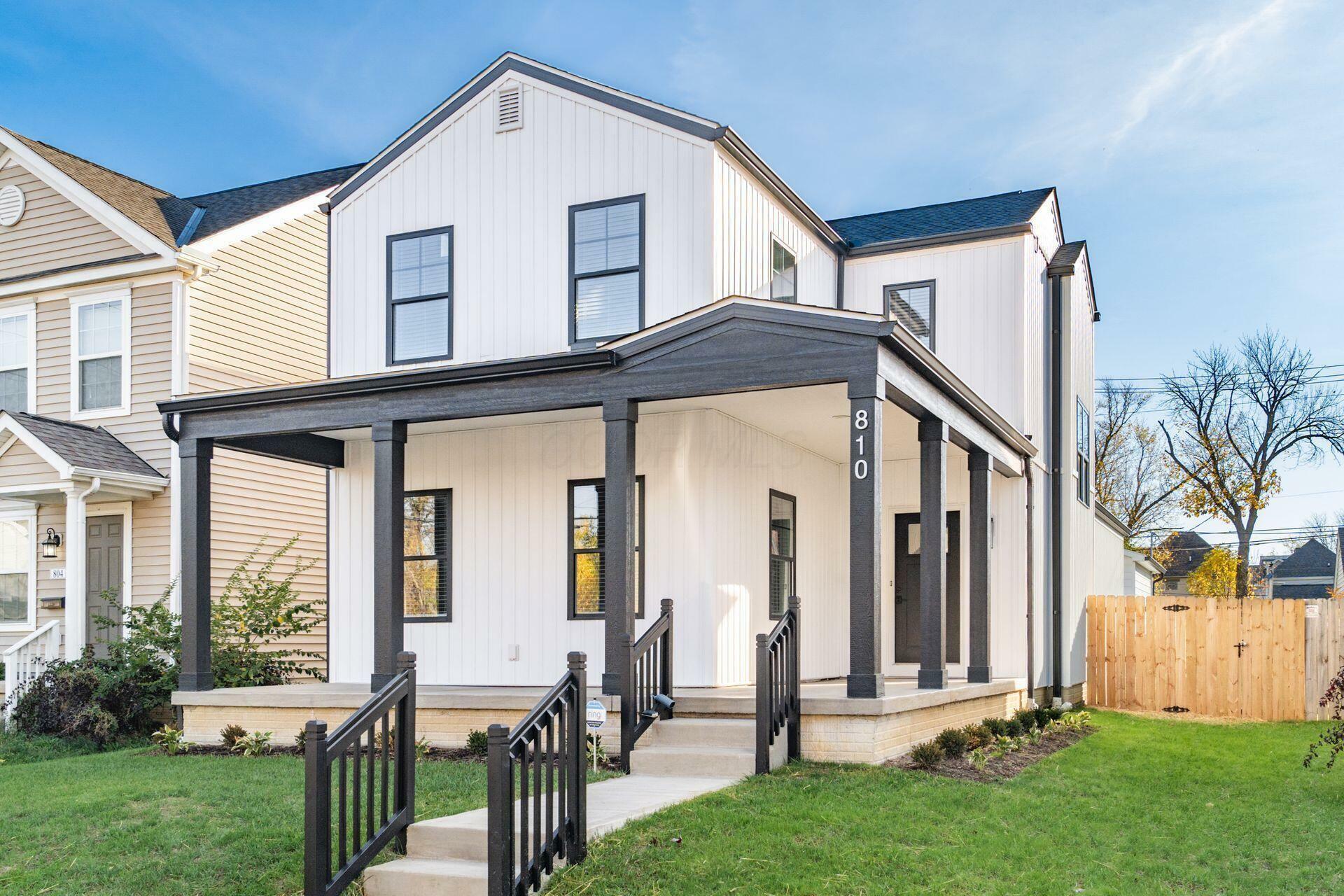 Property Photo: 810 Oakwood Avenue OH 43206